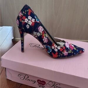 Penny Loves Kenny Blue Floral Heels Elegant Pumps